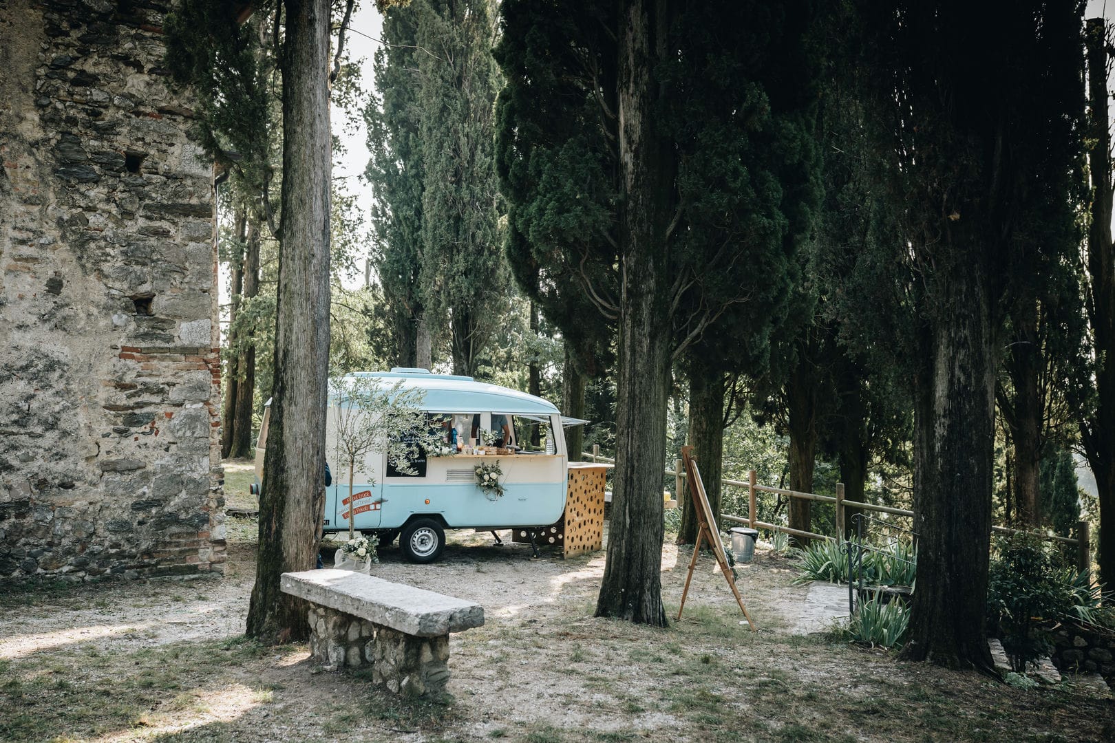 A warm welcome for your guests: a breakfast van and refreshment station, uniquely styled by la favola bianca on the shores of Lake Garda