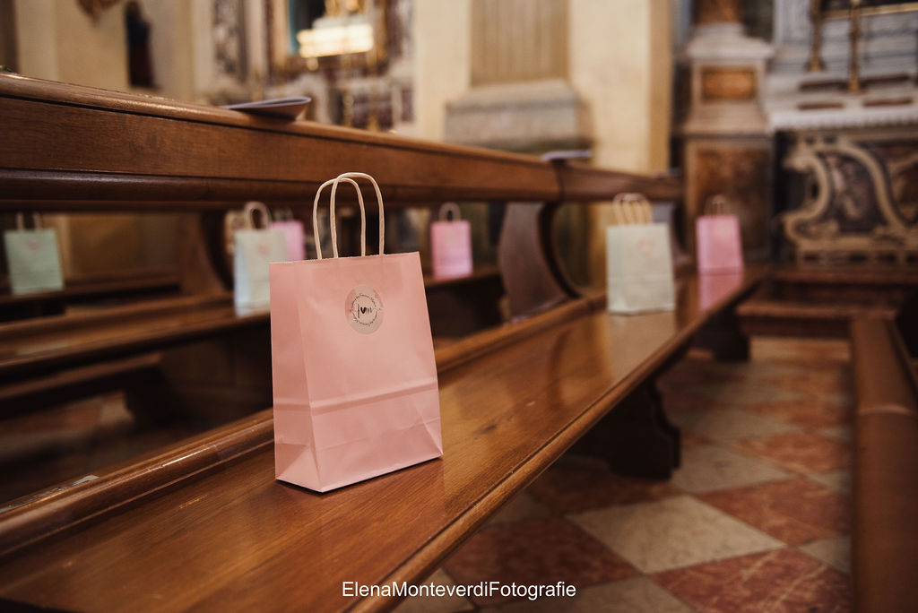 I created these wedding bags to welcome guests with a special touch