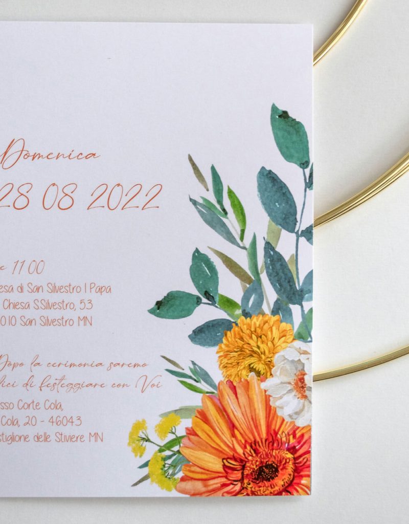 Partecipazione di matrimonio raffinata con illustrazioni di margherite dipinte ad acquerello realizzata a Desenzano del Garda da la favola bianca